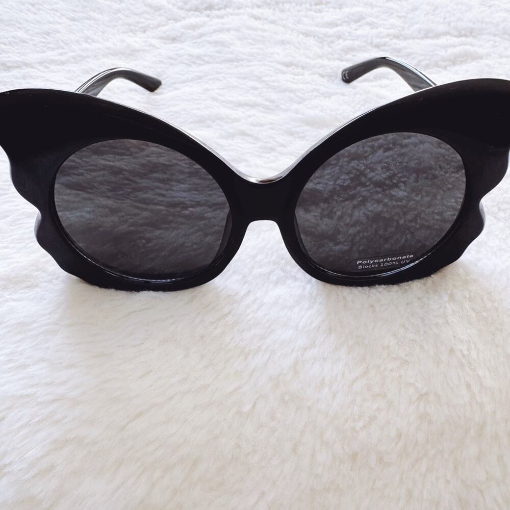 Eliza Black Butterfly-shaped Sunglasses - Picture 3 of 13